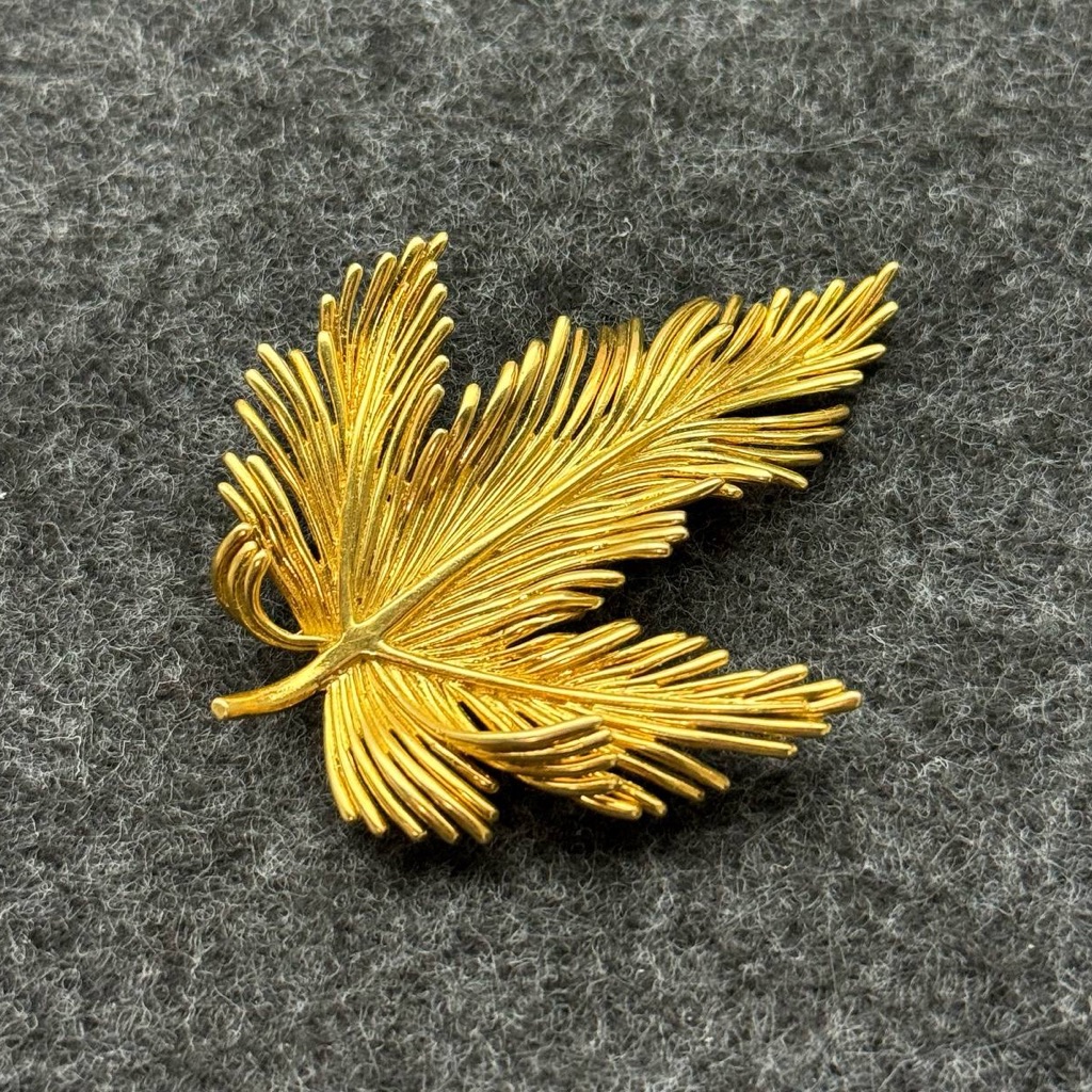 Vintage Unique Antique 18k Solid Yellow Gold Tiffany  Co Yellow Gold Leaf Brooc